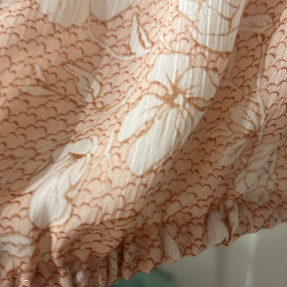 Women’s express pink blouse, size medium - Picture 4 of 6